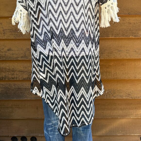 J.W. Shan Black & White Lace Kimono NWT Cardigan Size M/L - Picture 6 of 6